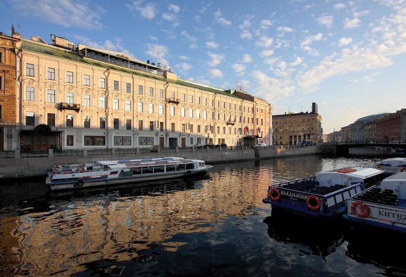 ホテル The Taleon Imperial