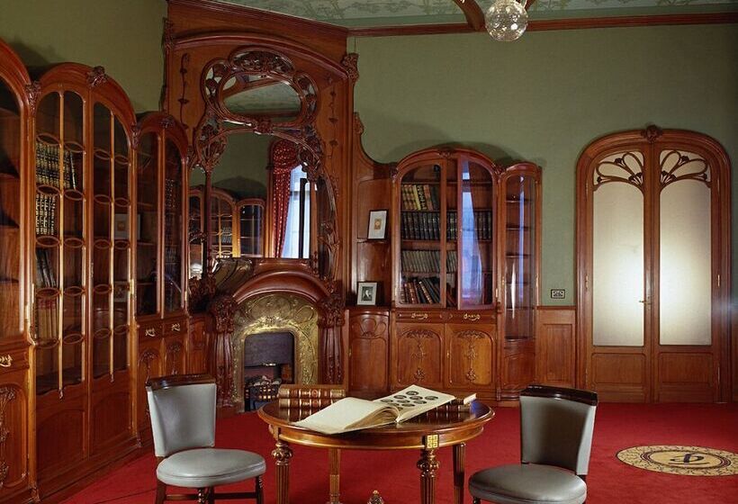 ホテル The Taleon Imperial