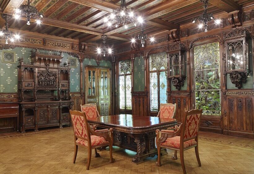 ホテル The Taleon Imperial