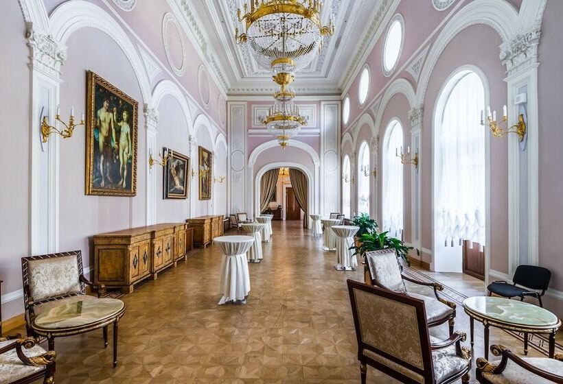 ホテル The Taleon Imperial