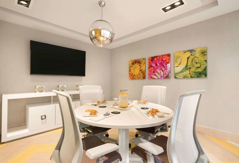 هتل Tryp By Wyndham Isla Verde
