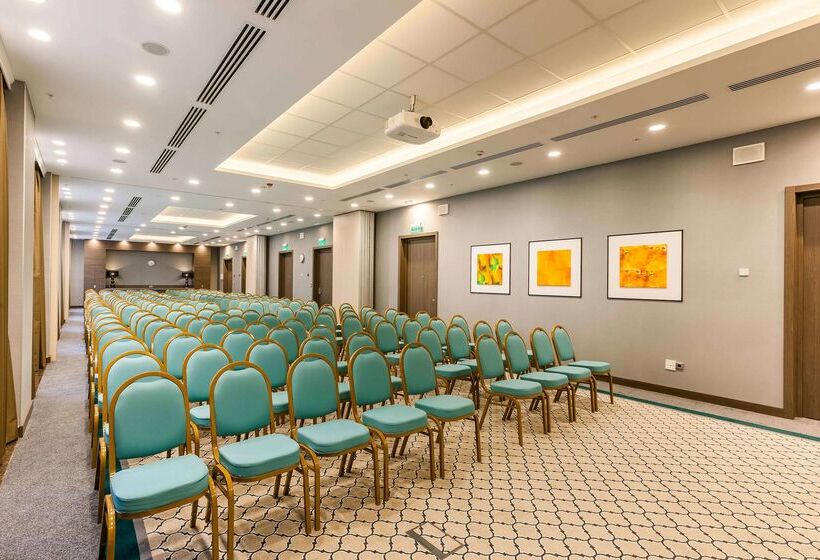 Doubletree By Hilton Hotel Tyumen