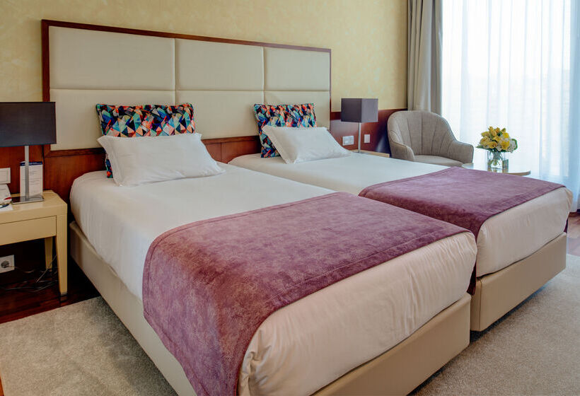 هتل Vip Executive Arts