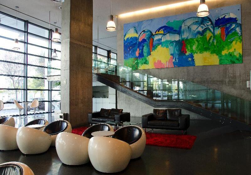 هتل Vip Executive Arts