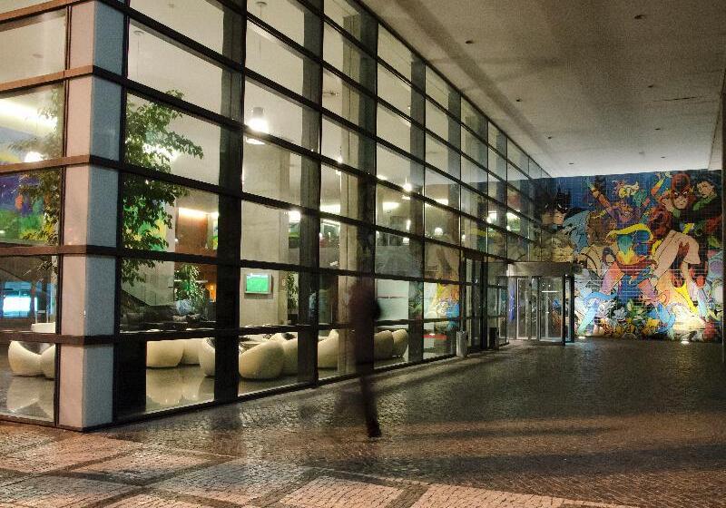 هتل Vip Executive Arts