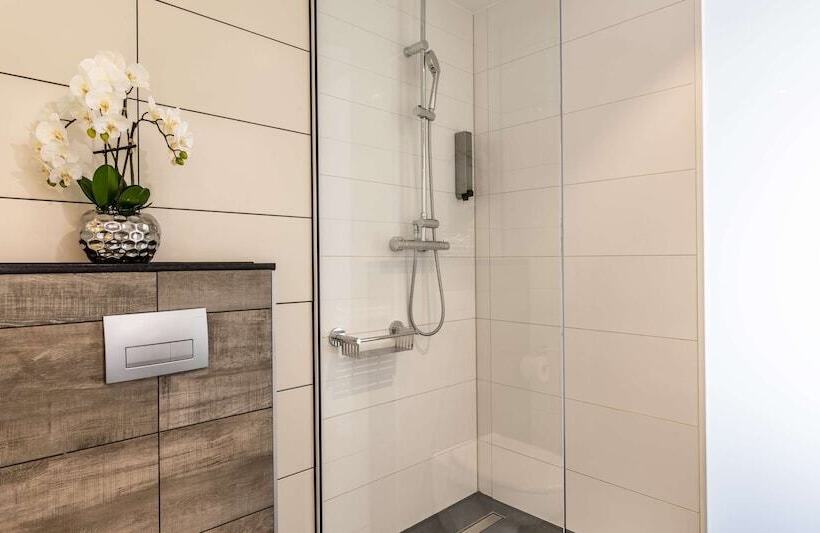 בית מלון כפרי Plaza Premium Grand Winston