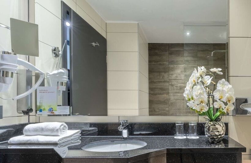 בית מלון כפרי Plaza Premium Grand Winston