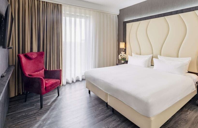 בית מלון כפרי Plaza Premium Grand Winston