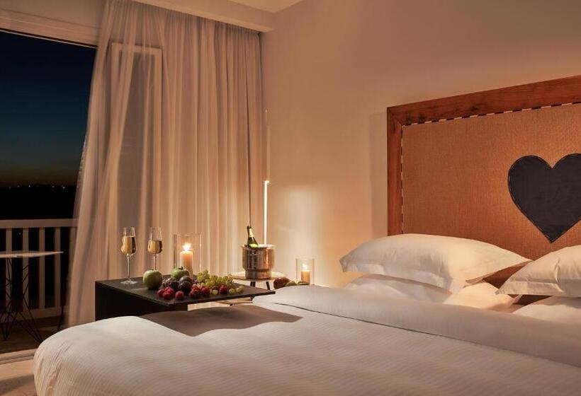 אתר נופש Myconian Imperial   Leading Hotels Of The World