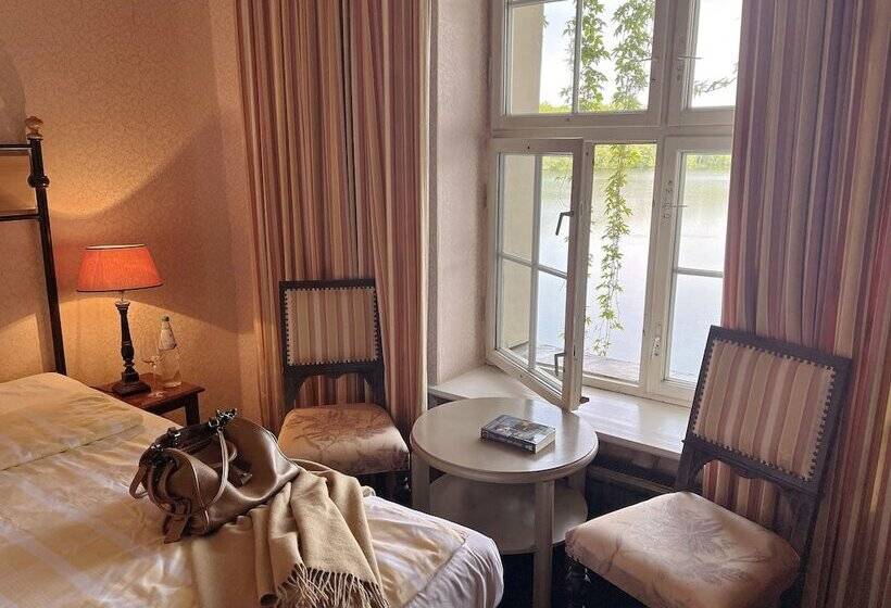 Schlosshotel Podewils