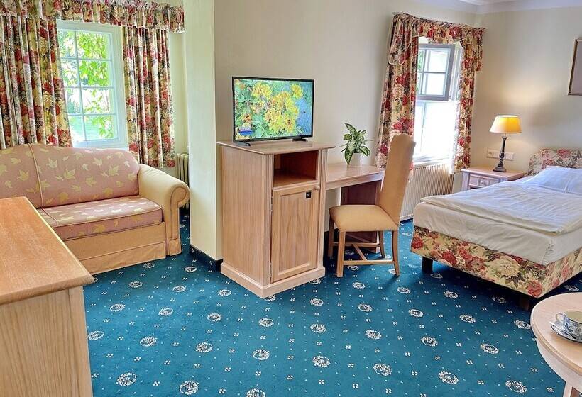 Schlosshotel Podewils