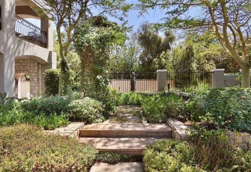 African Palm Cottage