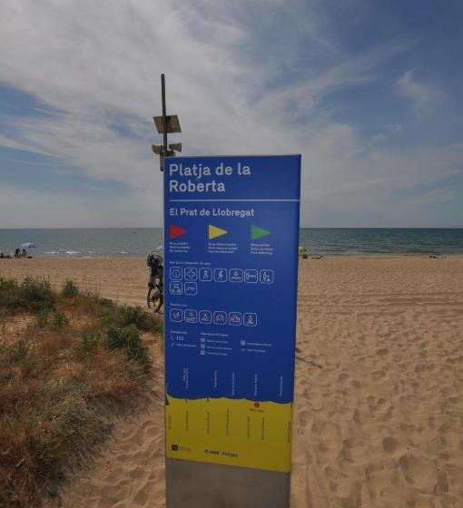 Airhostel Barcelona Airport 24h