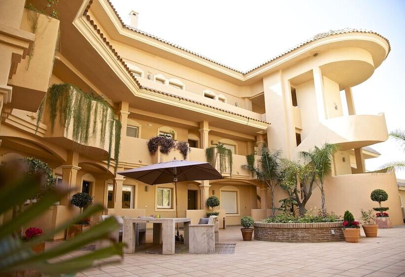 Aloha Hill Club Golf & Spa Apartments