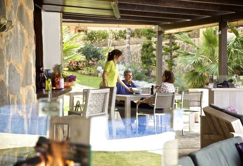 Aloha Hill Club Golf & Spa Apartments