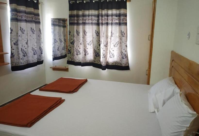 Bed and Breakfast Thirumala Inn