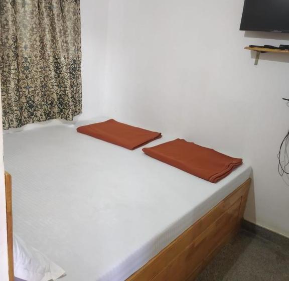 Bed and Breakfast Thirumala Inn