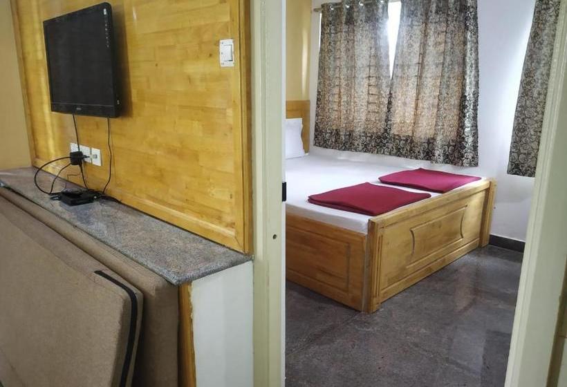 Bed and Breakfast Thirumala Inn