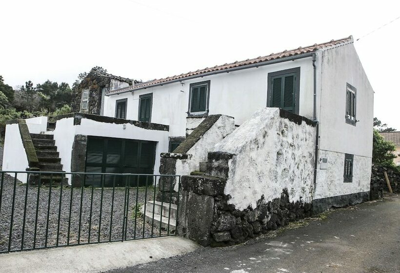Casa Da Pia De Pedra