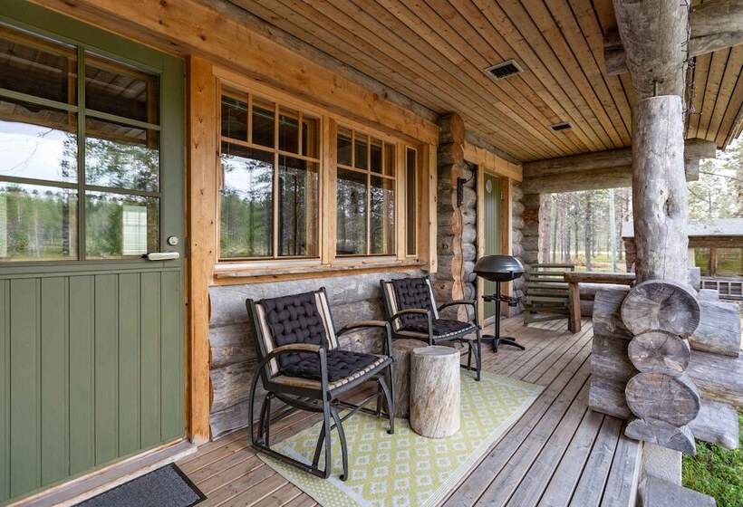 Kuukkeli Log Houses Villa Aurora
