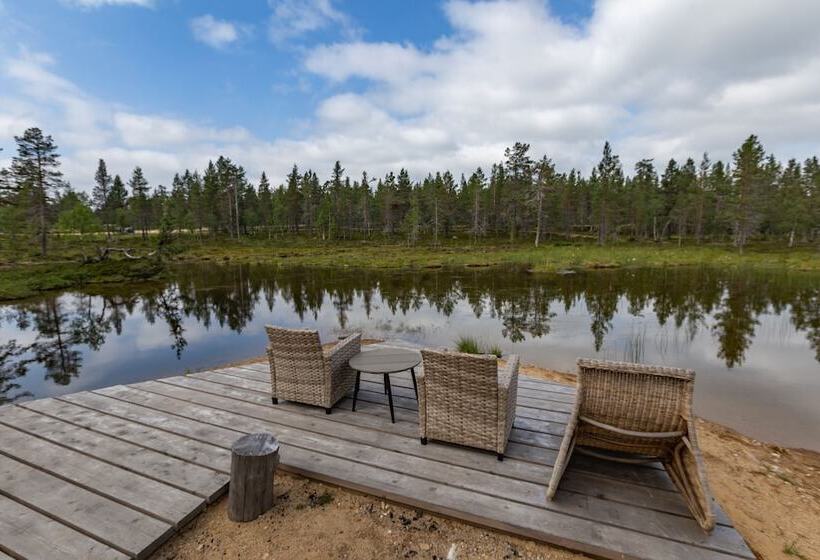 Kuukkeli Log Houses Villa Aurora