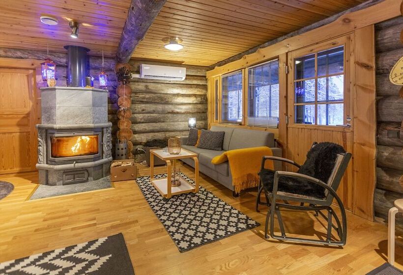 Kuukkeli Log Houses Villa Aurora