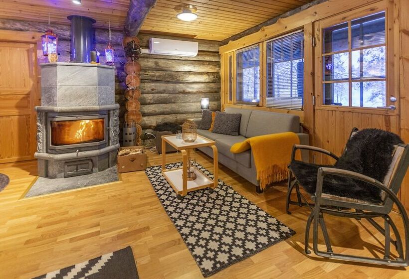 Kuukkeli Log Houses Villa Aurora