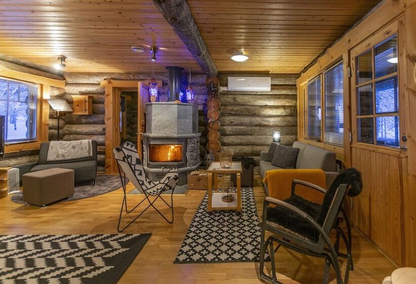 Kuukkeli Log Houses Villa Aurora