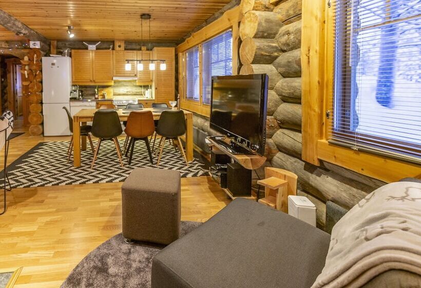 Kuukkeli Log Houses Villa Aurora