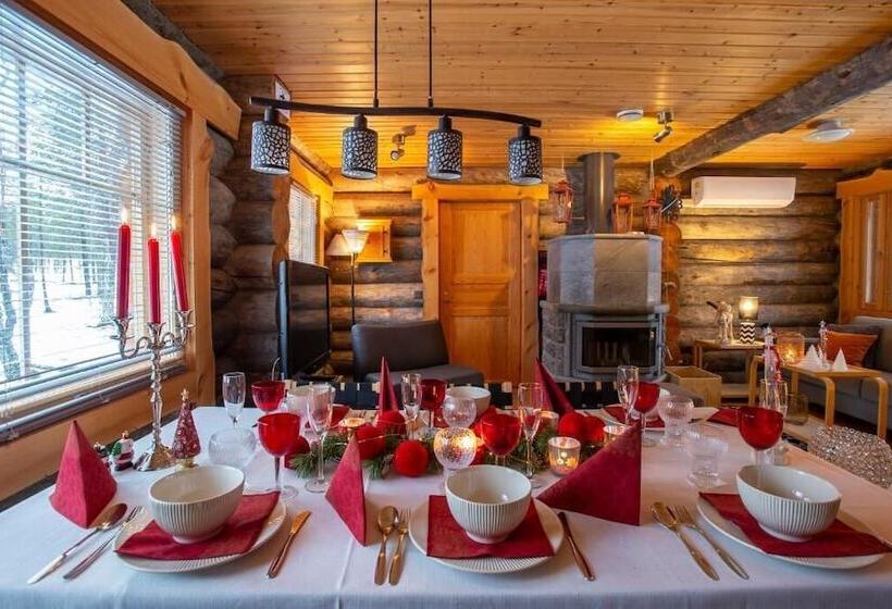 Kuukkeli Log Houses Villa Aurora