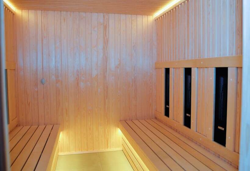 Flora Hotel   Apartments