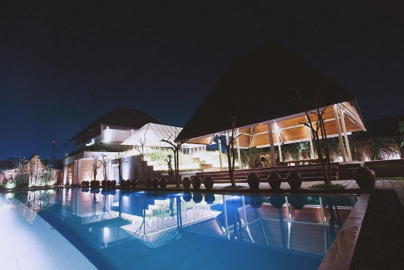 ホテル Ayom Java Village