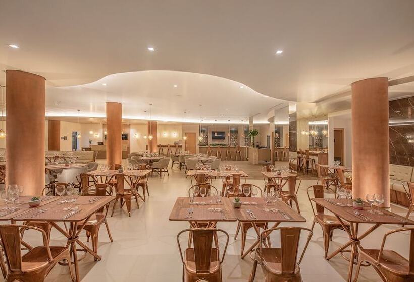 Отель Intercity Curitiba Batel