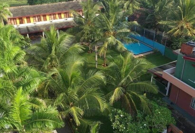 ホテル Larns Villa