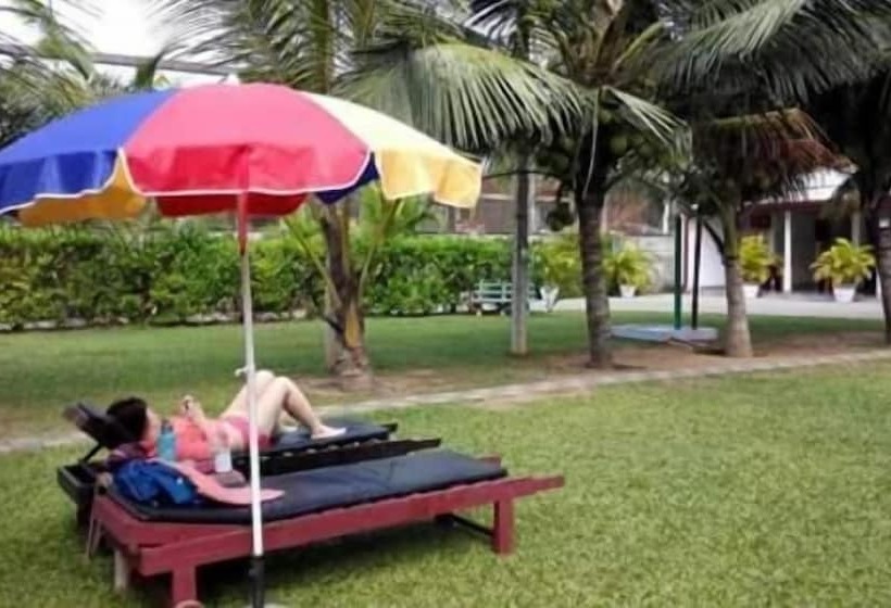 ホテル Larns Villa