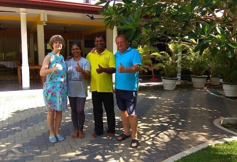 ホテル Larns Villa