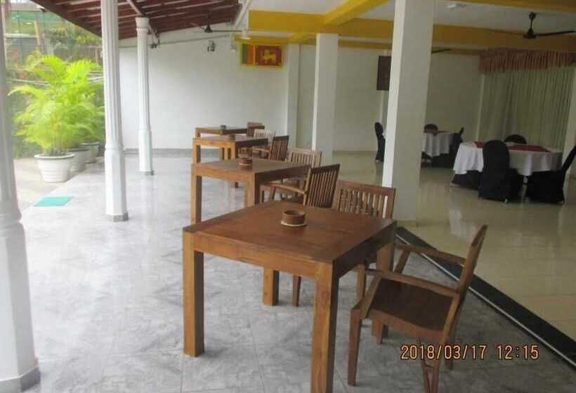 ホテル Larns Villa