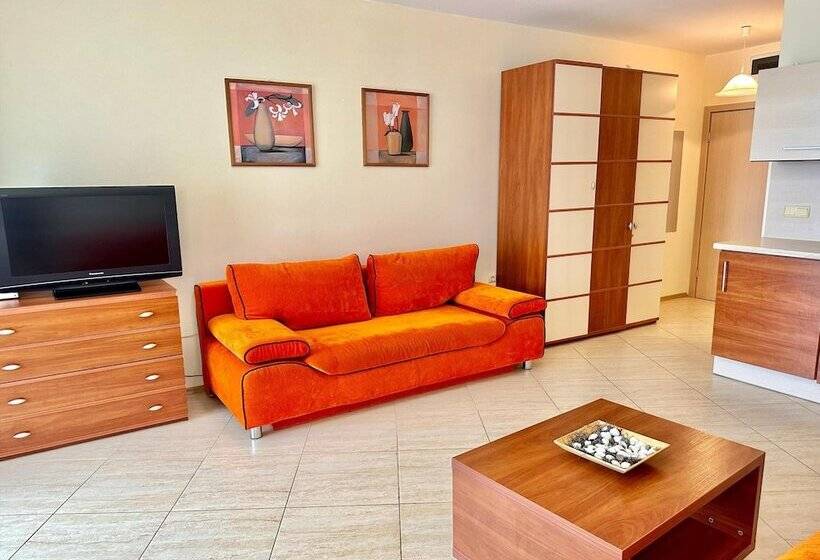 هتل Menada Grand Resort Apartments