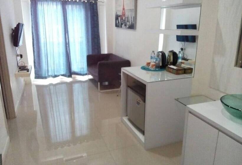 Отель Myrooms Bekasi