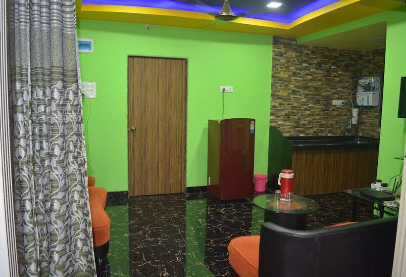 בית מלון כפרי Silver Oak Villa