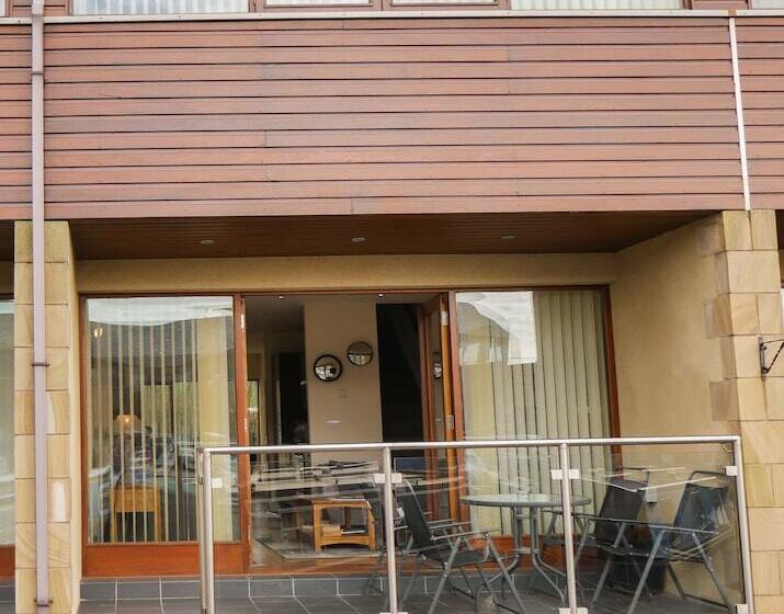 ホテル Tewitfield Marina