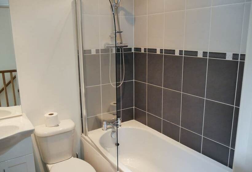 ホテル Tewitfield Marina