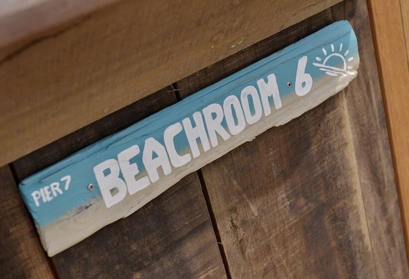 هتل Zandpaviljoen Pier 7