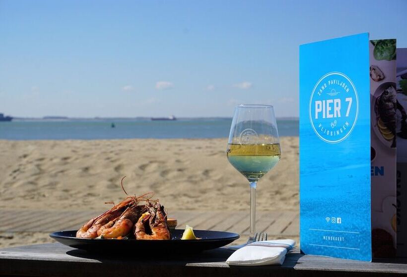 هتل Zandpaviljoen Pier 7