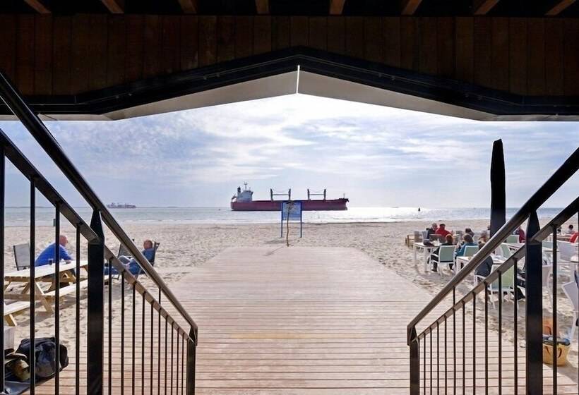 هتل Zandpaviljoen Pier 7