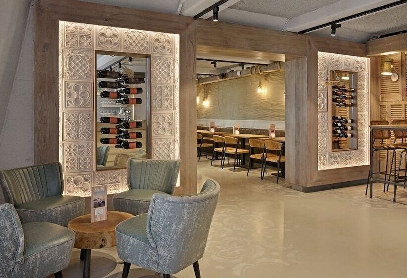 هتل Zandpaviljoen Pier 7