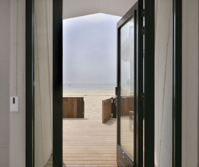 هتل Zandpaviljoen Pier 7