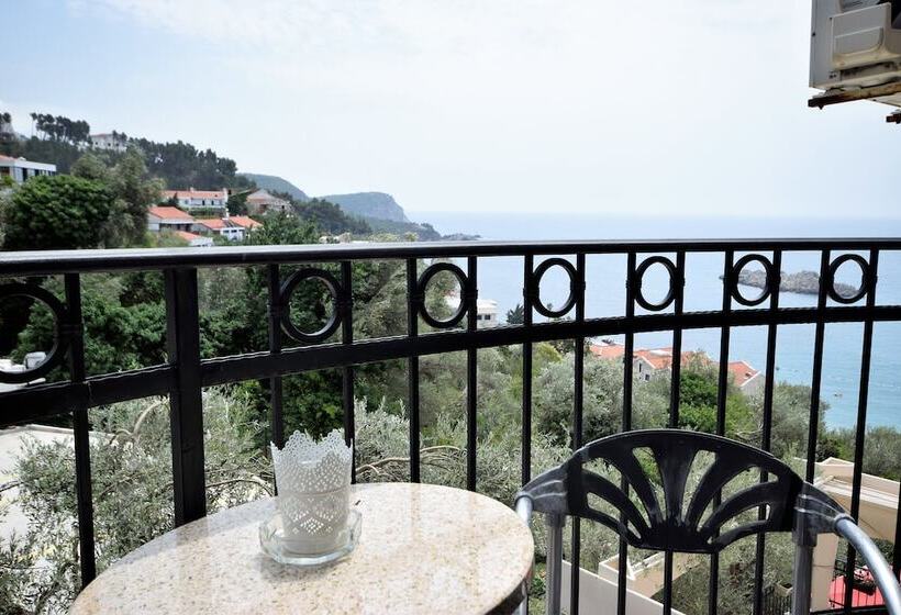 پانسیون Monte Perla Residence