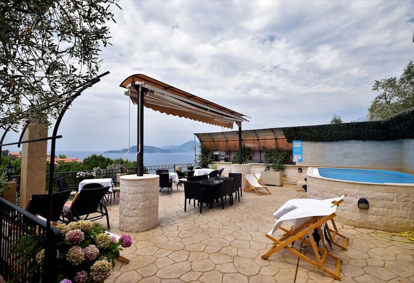 پانسیون Monte Perla Residence