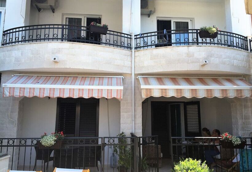 پانسیون Monte Perla Residence